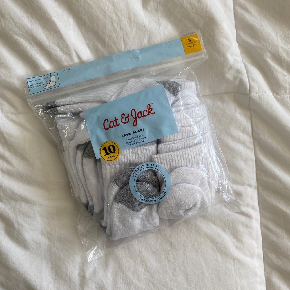 SOLD // Cat & Jack Boys Crew Socks, Sz Small - NWT